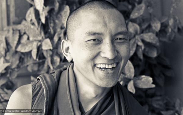 Guru Zopa Rinpoche Jovem